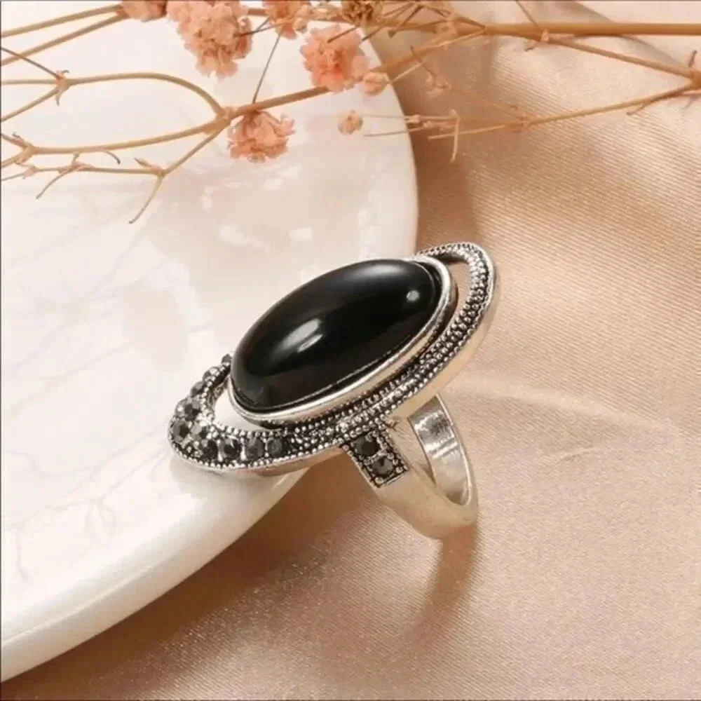 Beautiful vintage ring